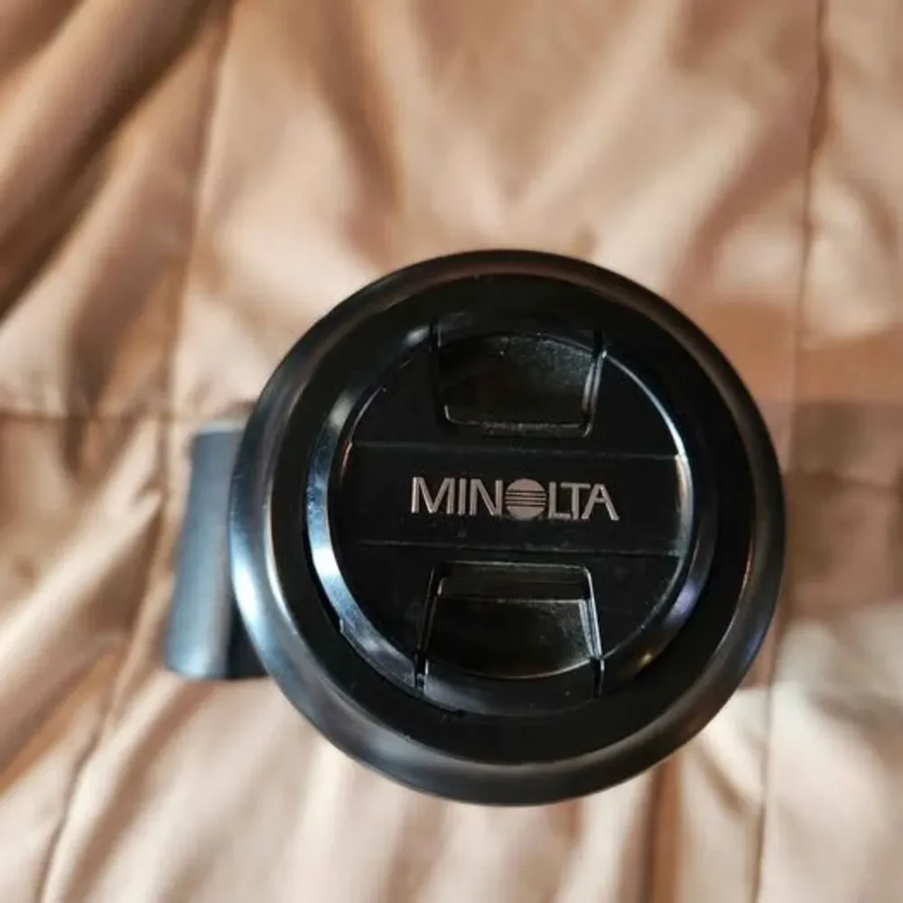 Minolta Maxxum QTsi 35mm SLR Film Camera with AF Zoom 70-210mm Lens